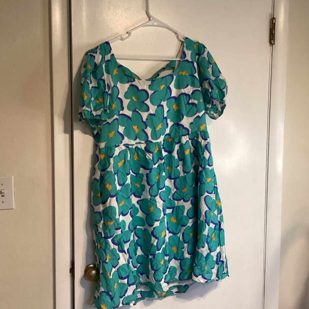 Boutique Floral Babydoll Dress with Puff Sleeves sz xl.  NWT